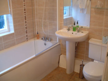 Barons Court 3* Wolverhampton